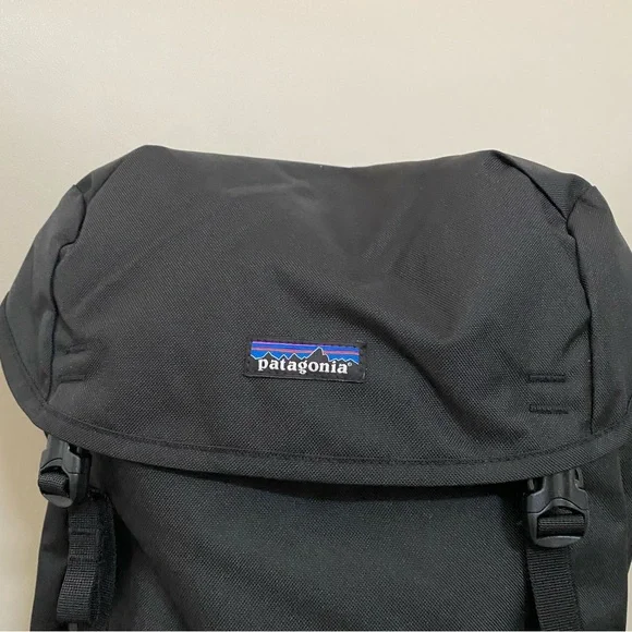 New with Tag Patagonia black lightweight backpack 🎒size 28L - Picture 2 of 9